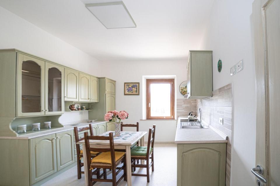 Appartamento La Casa Degli Dei San Gimignano Esterno foto